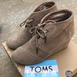 Toms Desert Wedge Taupe Suede Size 8
